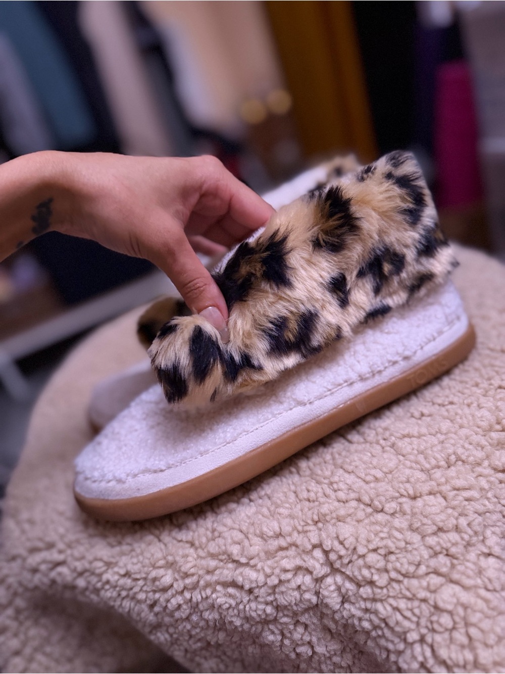 Toms Leopard Faux-Fur Slide Slippers in Cream and Black